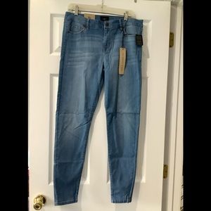 Celebrity Pink Dawson Super Skinny Jean, Infinite Stretch, Size 13/31
